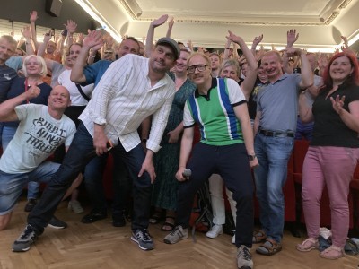 2023-11.8.-Premiere REHRAGOUT mit Simon Schwarz und Sebastian Bezzel