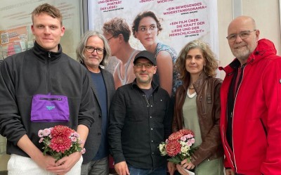 2024-12.10. IN LIEBE, EURE HILDE Körners Corner/ Premiere mit Drehbuchautorin Laila Stieler, Hauptdarsteller Johannes Hegemann (li) und Co-Produzent Andreas Leusink (re)